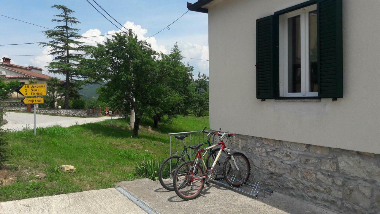 Villa Zwei Zedern Pican Exterior photo